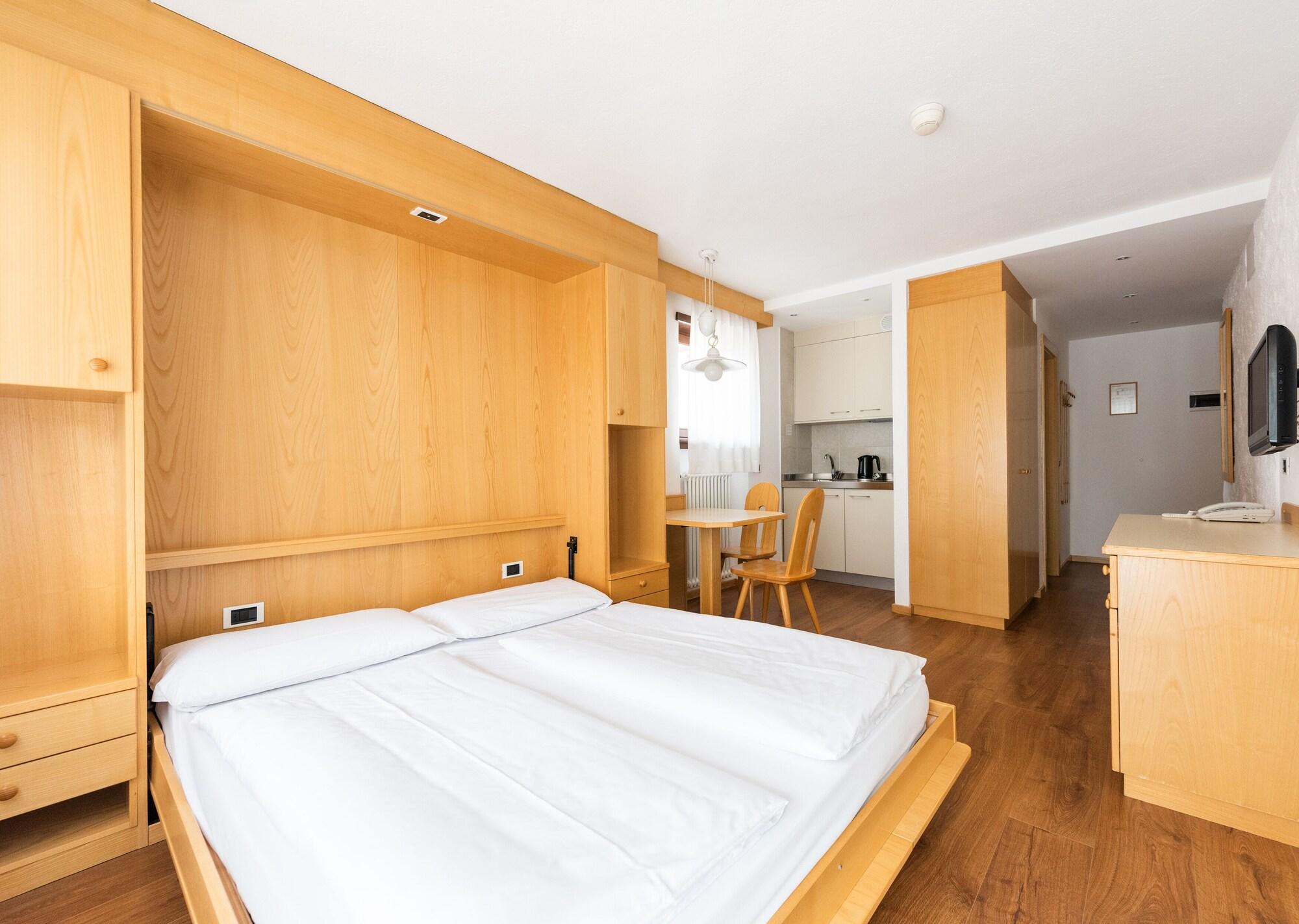 Antares Aparthotel