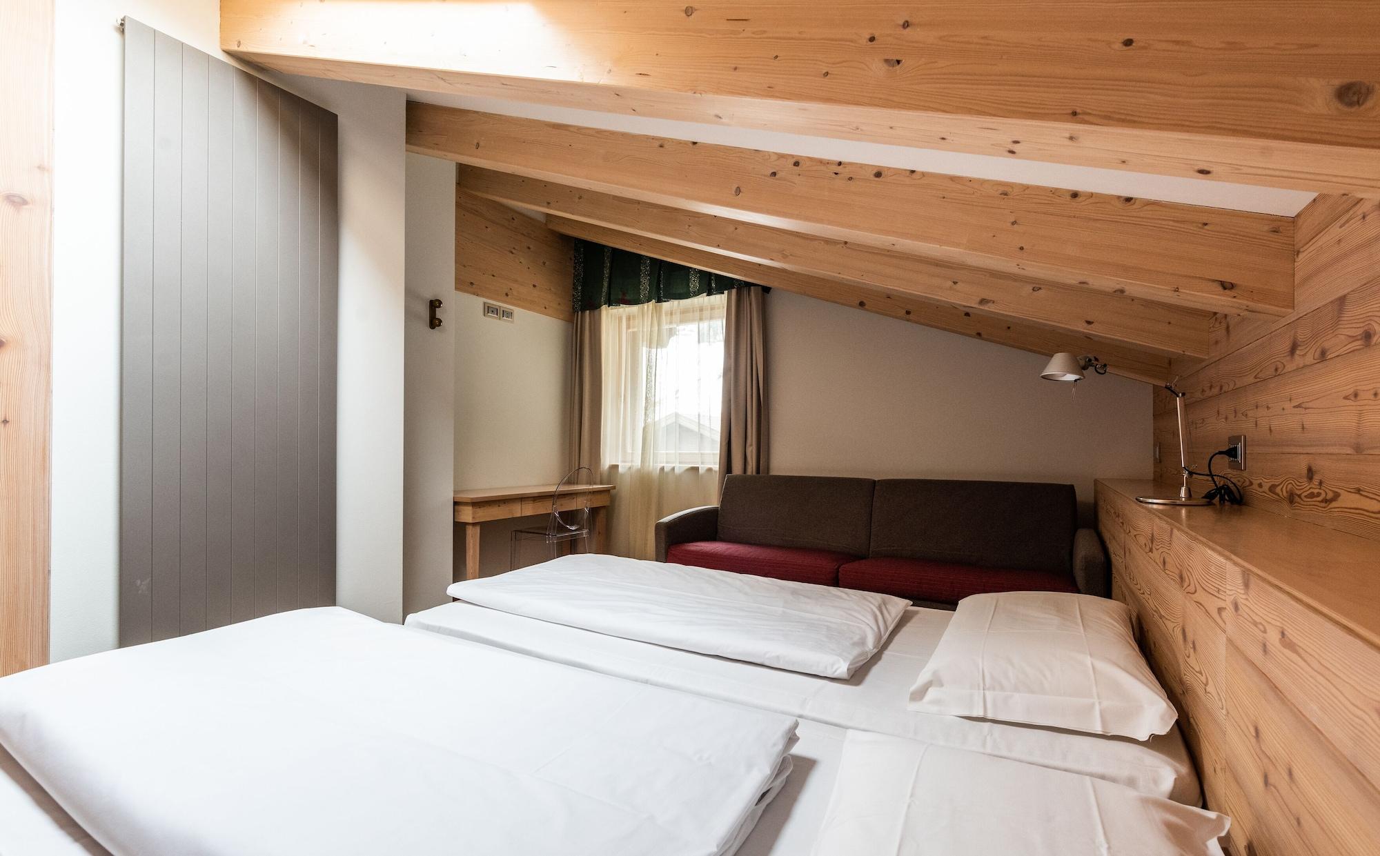 Antares Aparthotel
